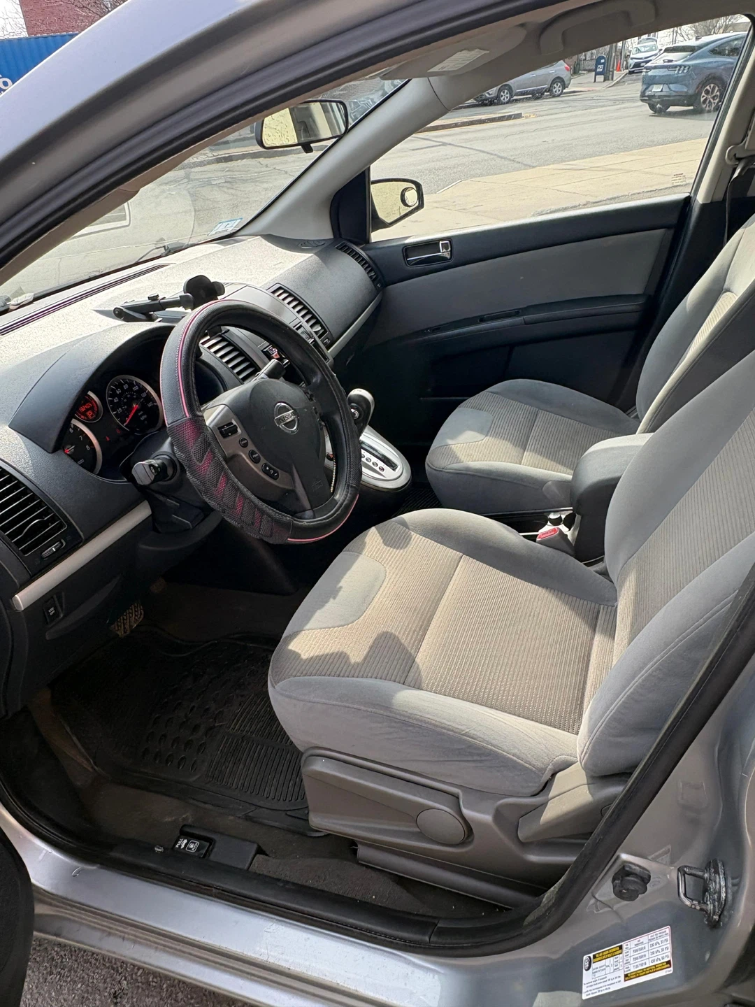 2011Nissan Sentra S Sedan 4D - photo 5
