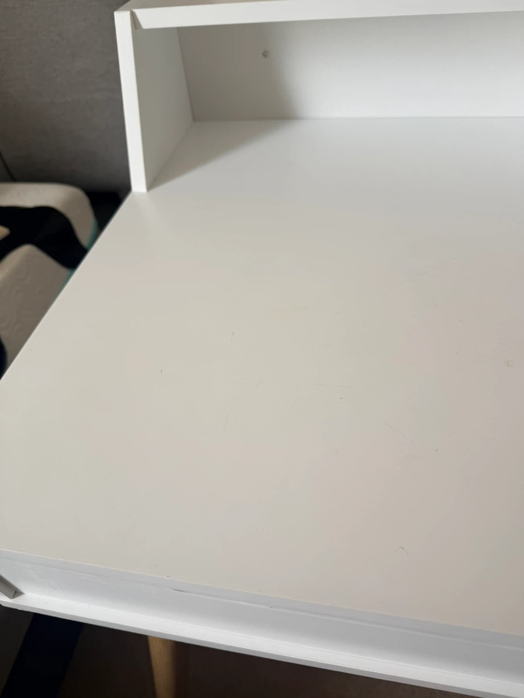 White Writing Desk with Hutch and Drawers - photo 4