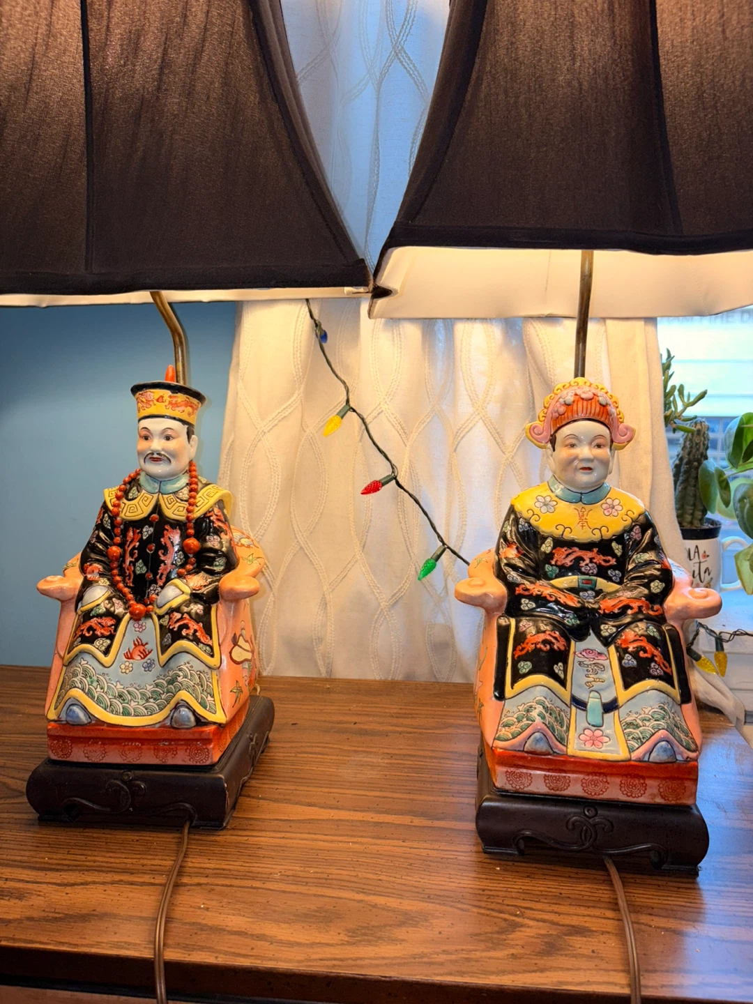 Vintage Ceramic Oriental Figure Table Lamp