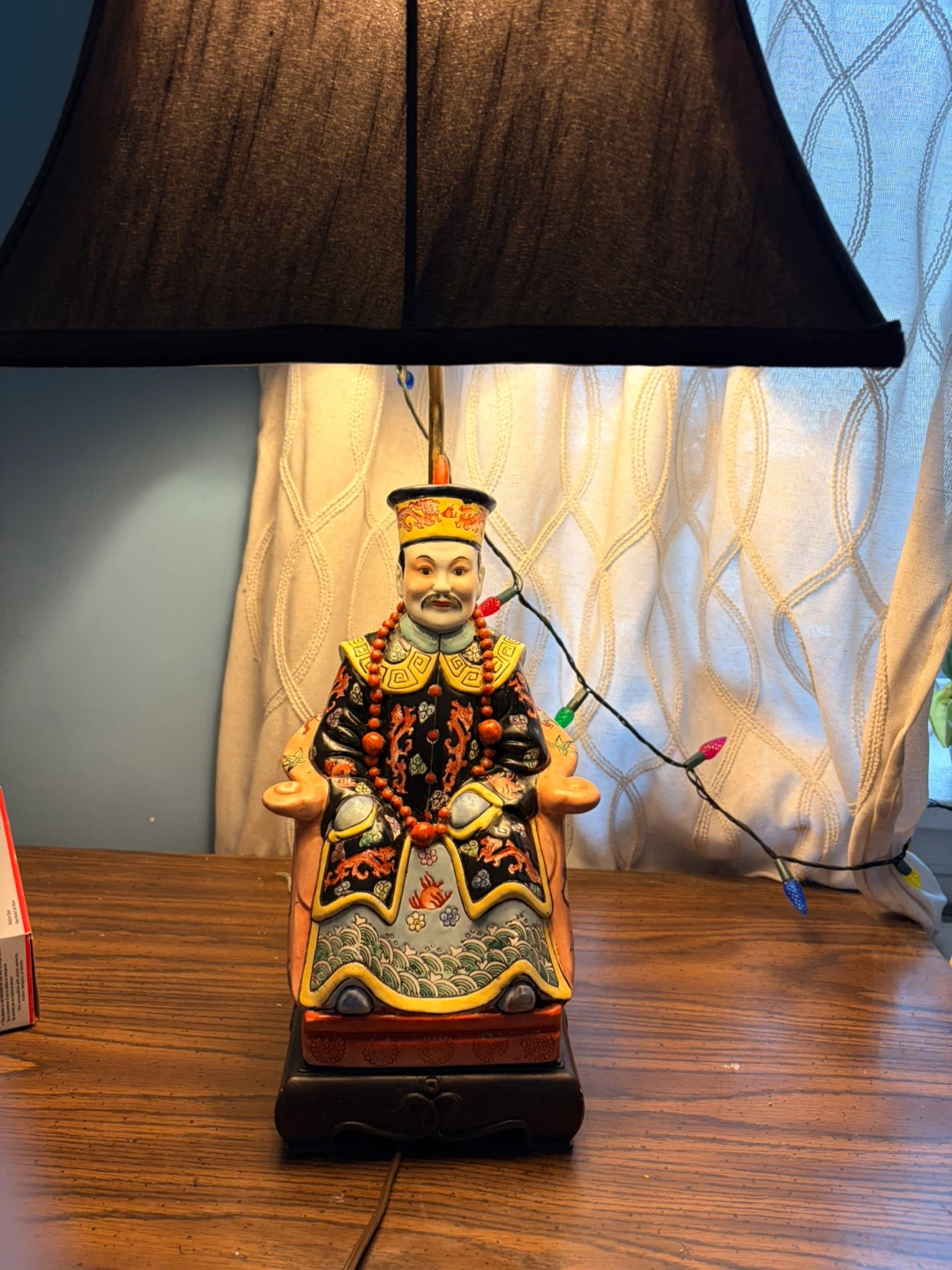 Vintage Ceramic Oriental Figure Table Lamp - photo 3