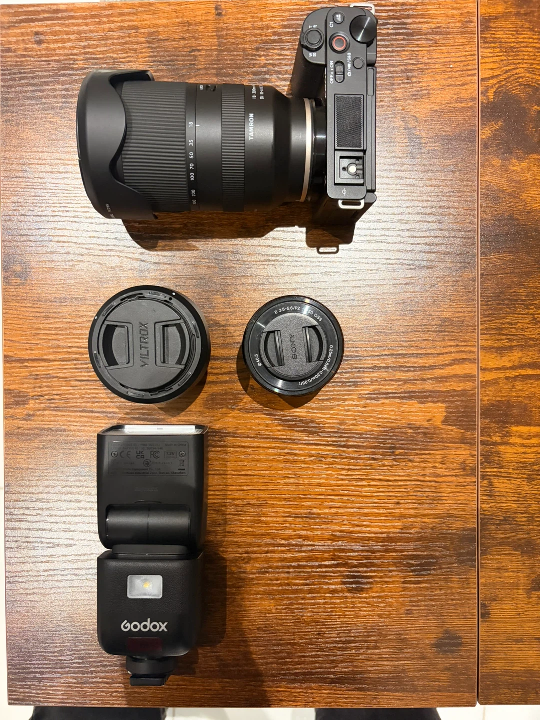 Sony ZV-E10 Full Kit + 3 Lenses - photo 3