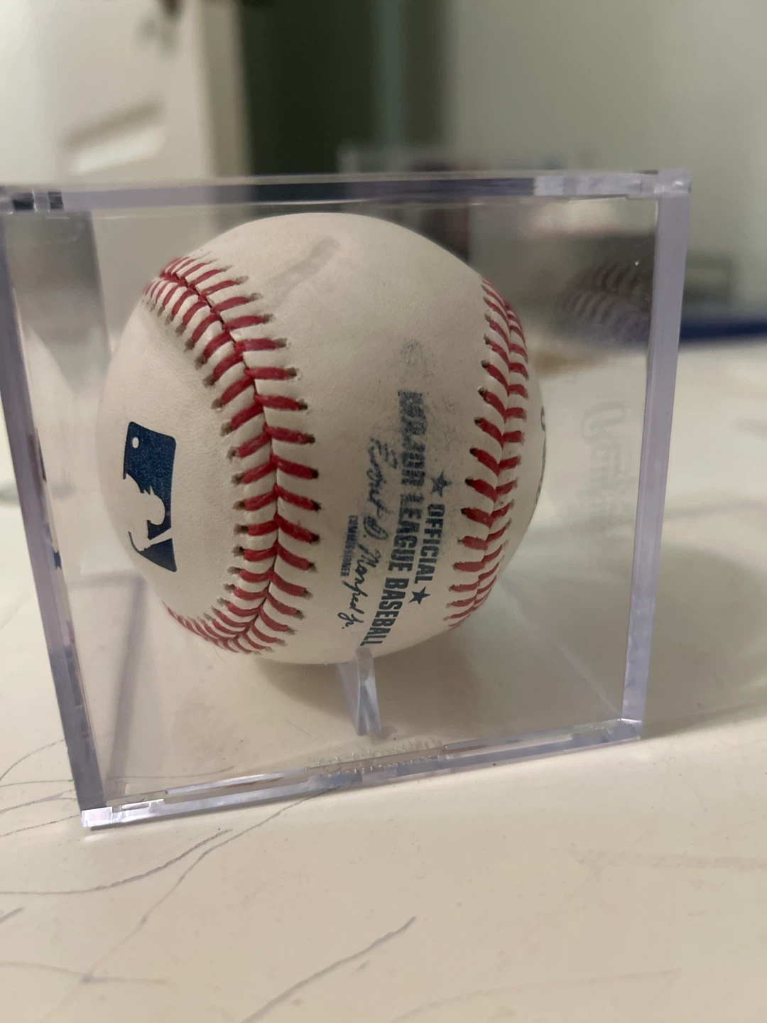 To Oscar Hernandez Autographed Baseball in Display Case - photo 2