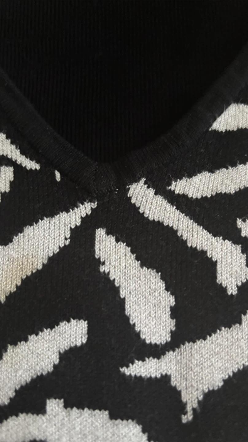 Sweater with tiger print - photo 3