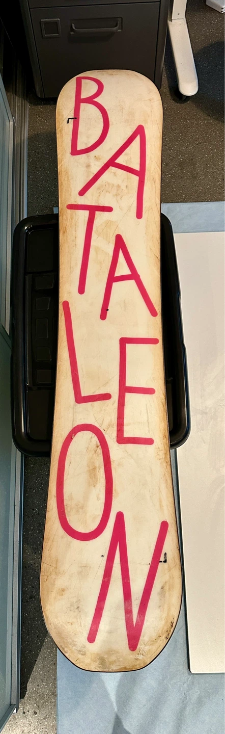 🏂 FREE used snowboard — perfect for up-cycling! - photo 2