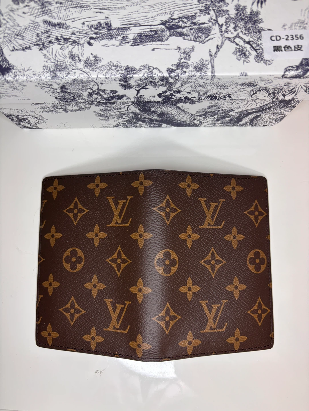Louis Vuitton Monogram passport holder - photo 2