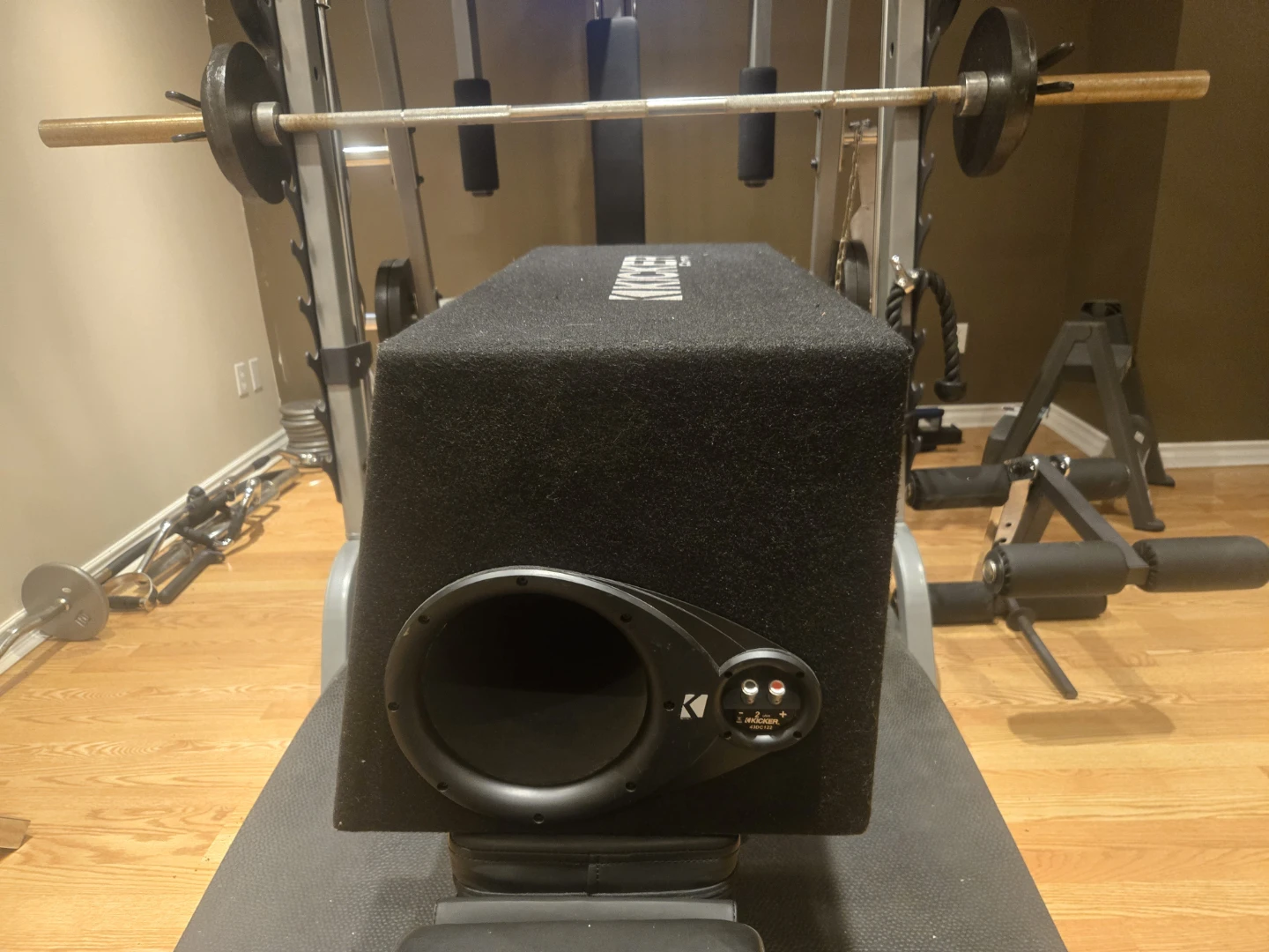 Kicker Comp Dual 12" Subwoofer Box with Rockford Fosgate Amp - photo 3