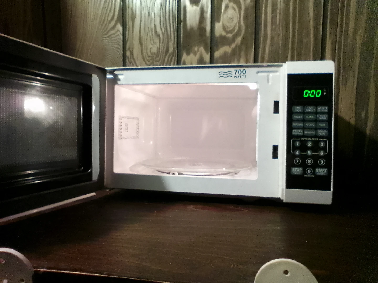 White Microwave Oven - 1050 Watts
