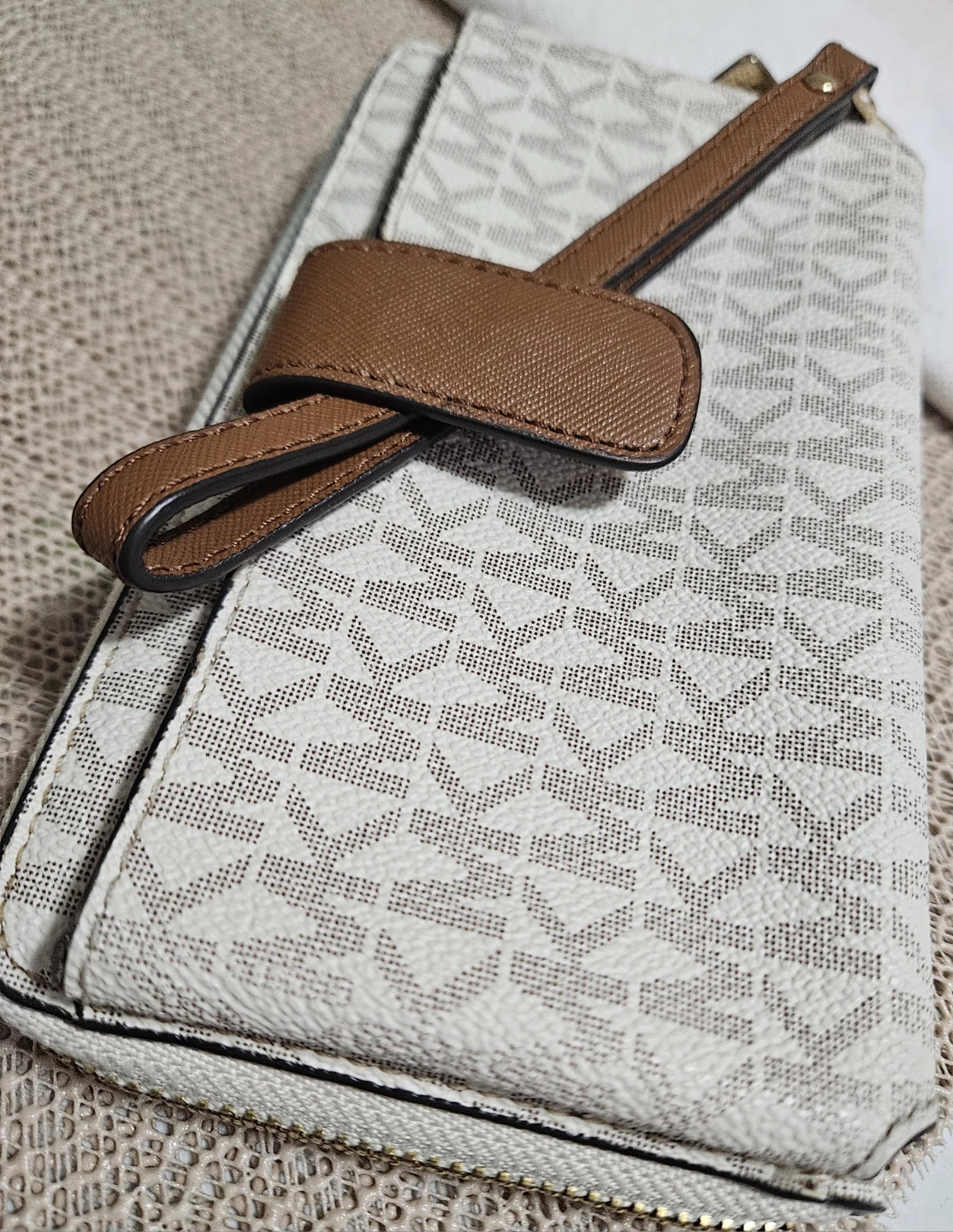 Michael Kors Wristlet Wallet - photo 2