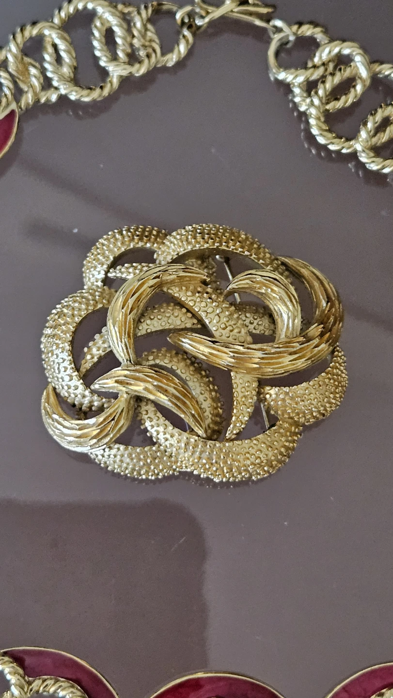 Gold Tone Rope Chain Necklace with Brooch - photo 4