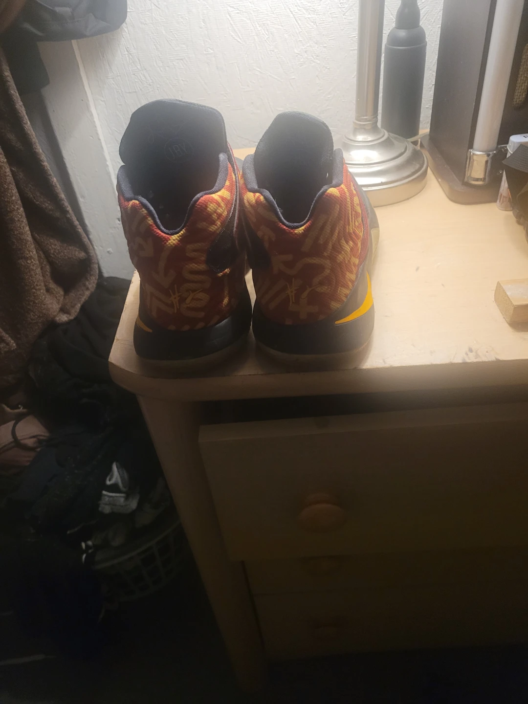 Nike Kyrie "Spongebob" Basketball Shoes - photo 5