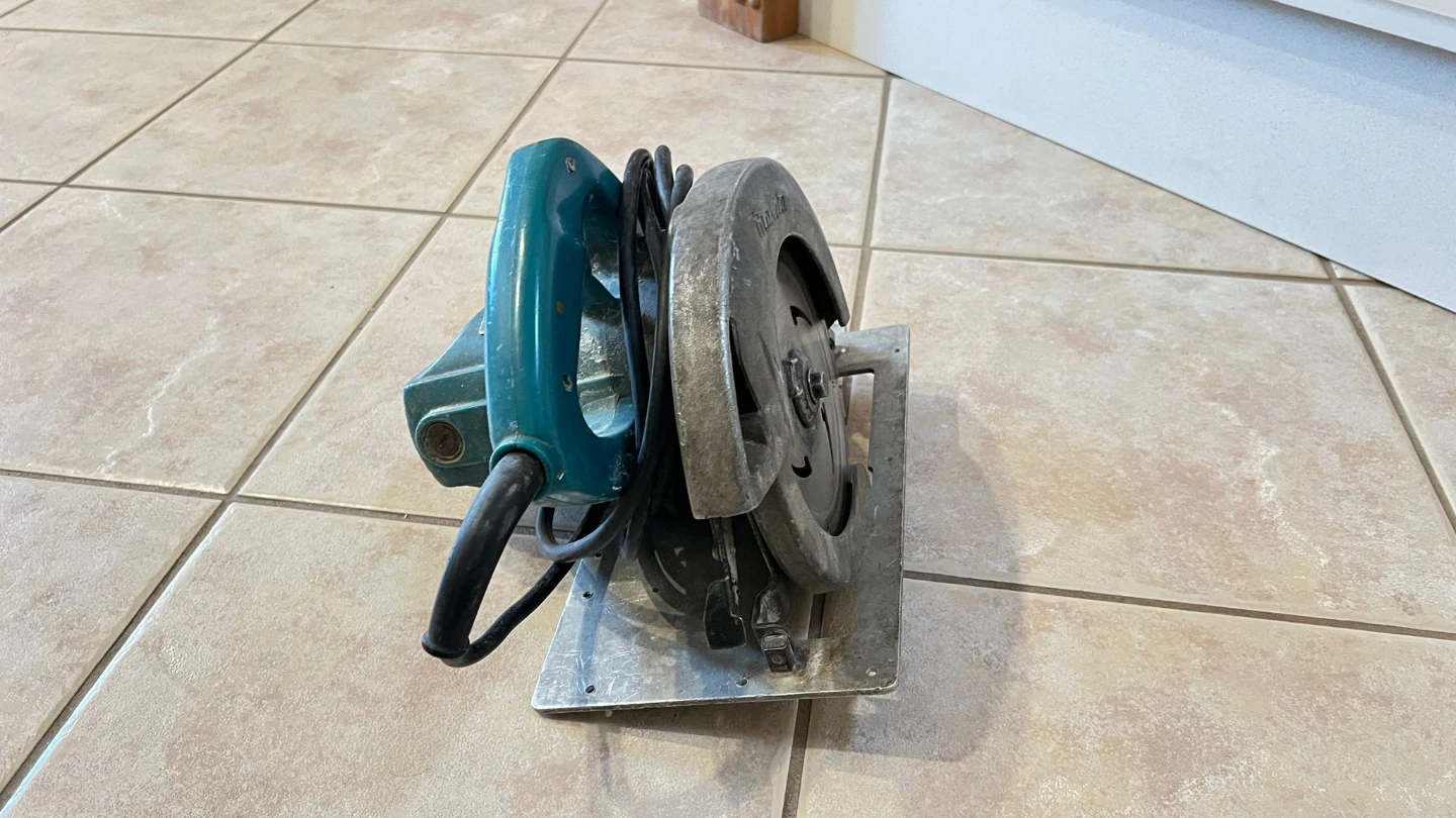 Makita Circular Saw - photo 2
