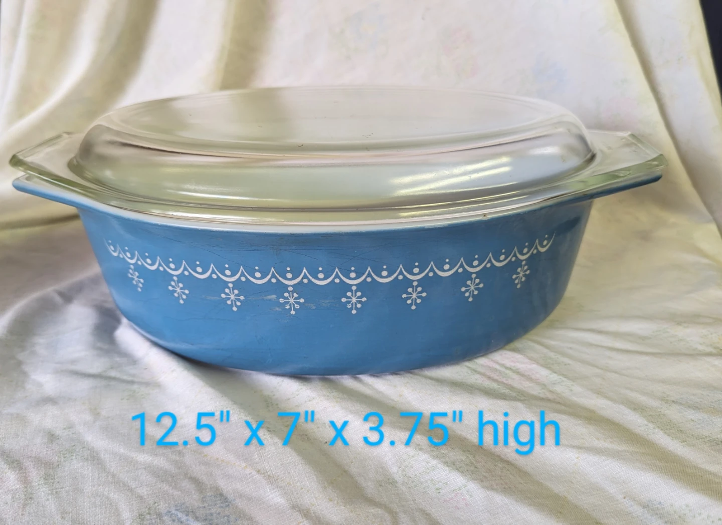 Pyrex Blue Snowflake Casserole Dish with Glass Lid