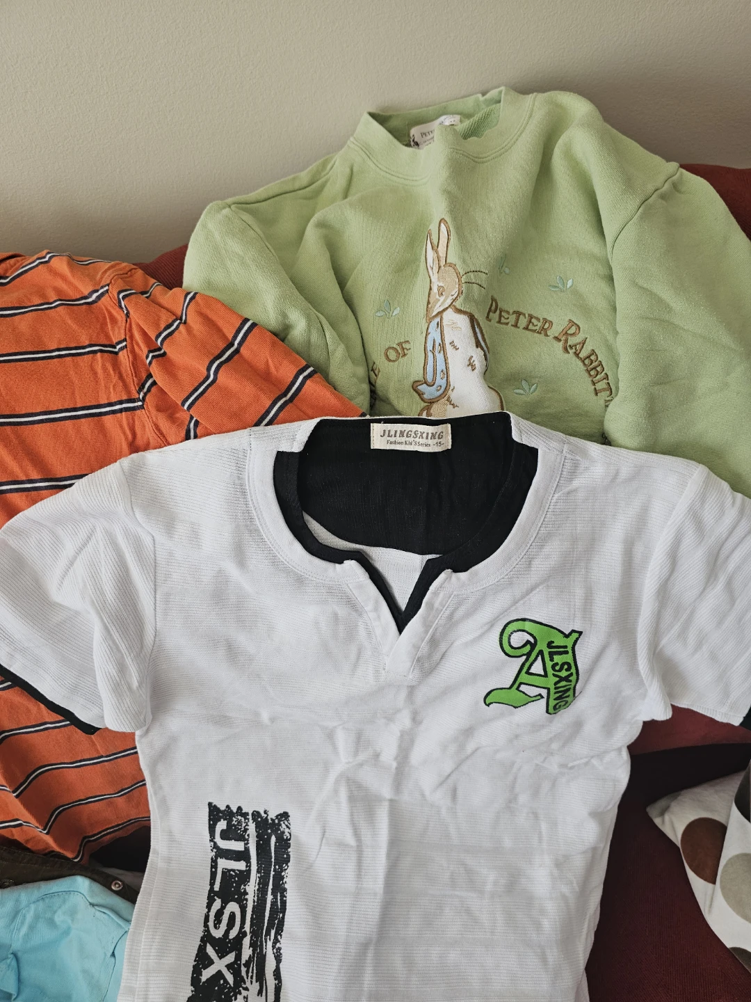 12 assorted new cotton brand design T-shirts  and Sweater - photo 2