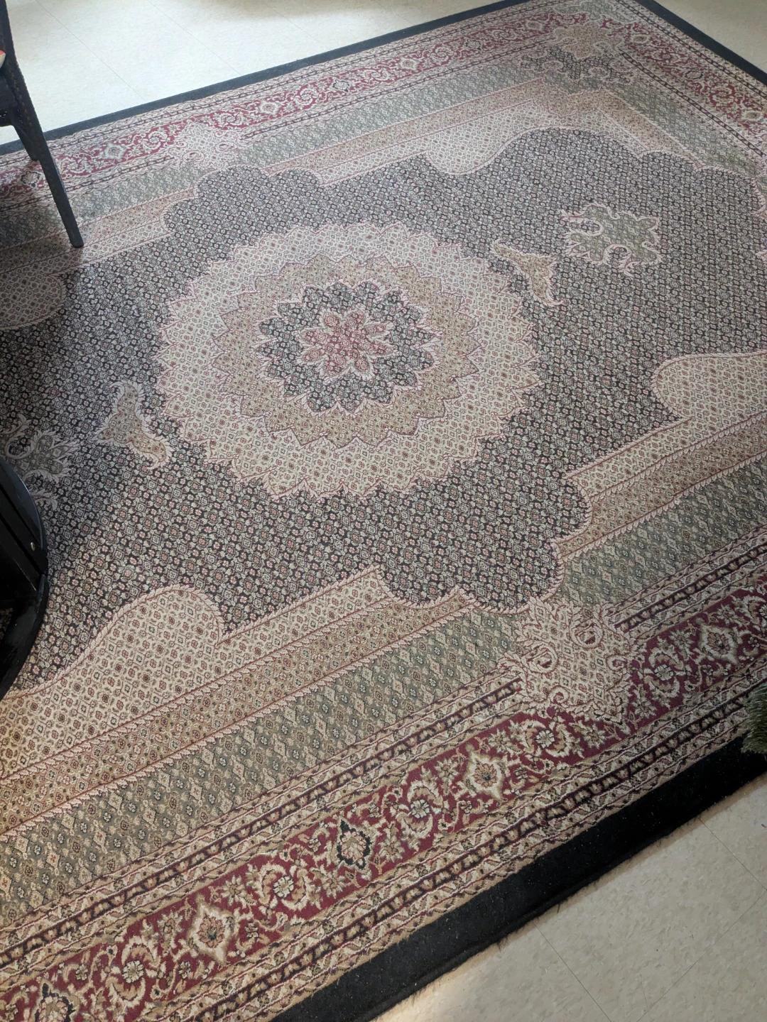 Living room carpet with free rack and free ladder. - photo 2