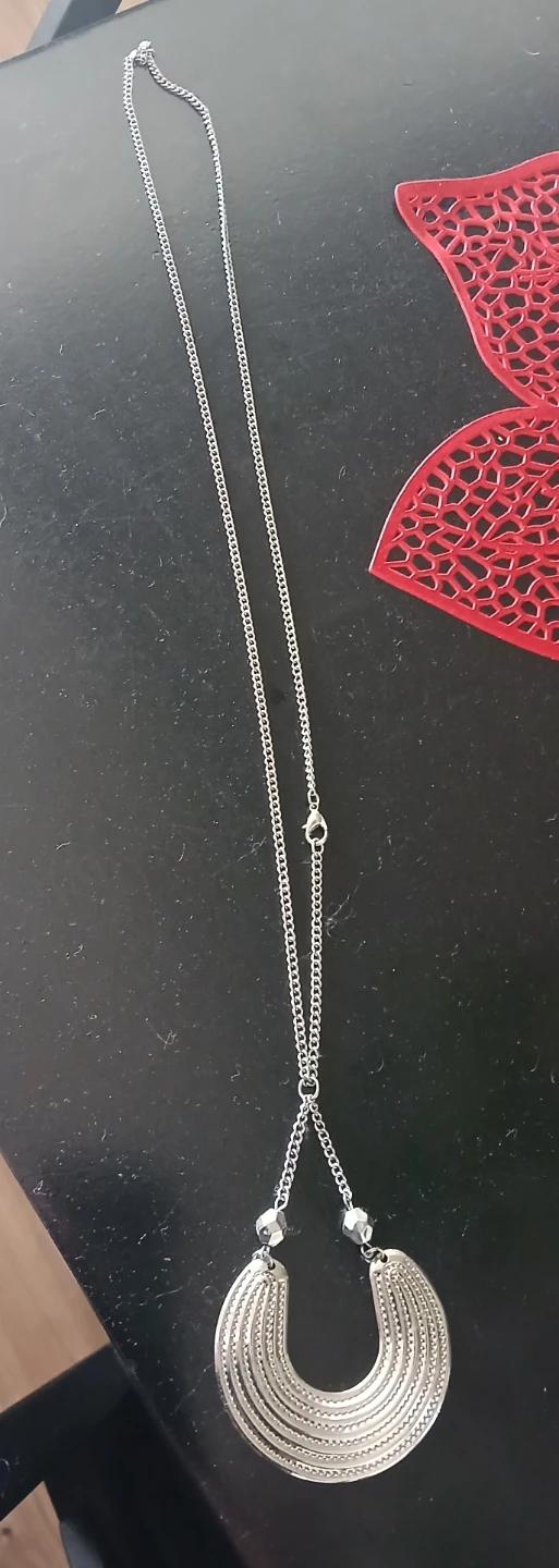Silver Tone U-Shape Pendant Necklace
