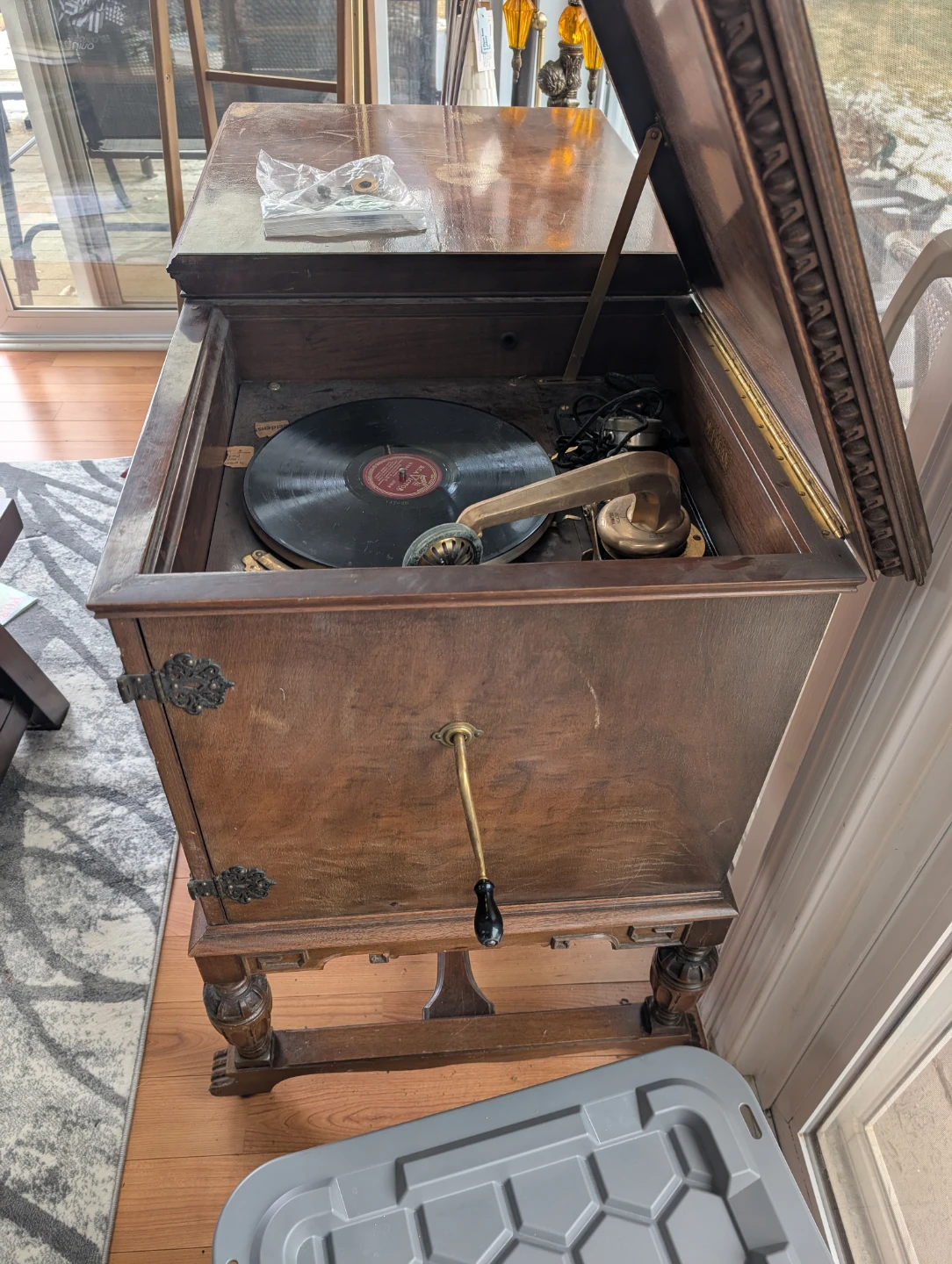 Vintage McLagan Phonograph Gramophone - photo 2
