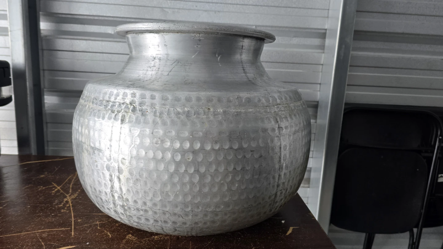 Large Aluminum Pot - photo 2