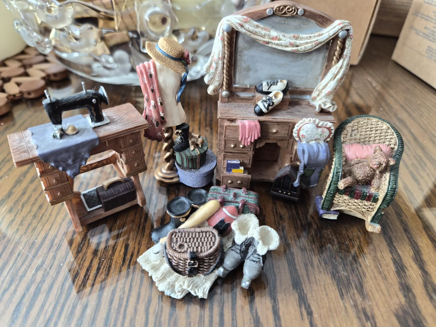 Avon Victorian Memories Collection Grandma's Attic Set