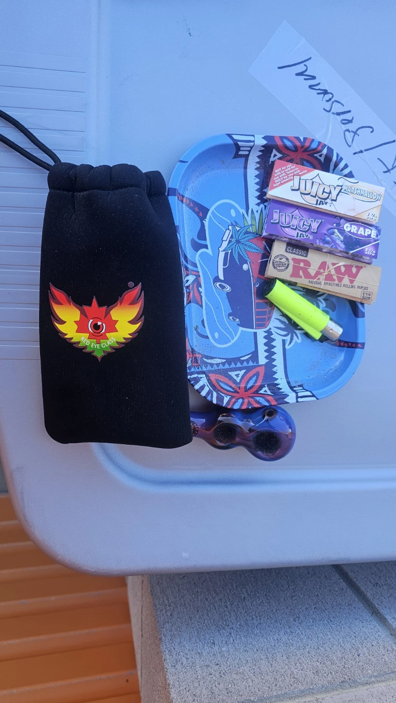 Red Eye Glass Pipe with Rolling Papers and Tray