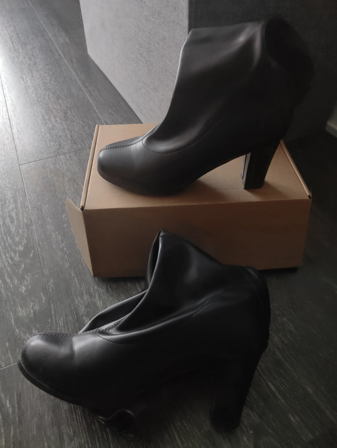Black Knee-High Heel Boots - photo 4