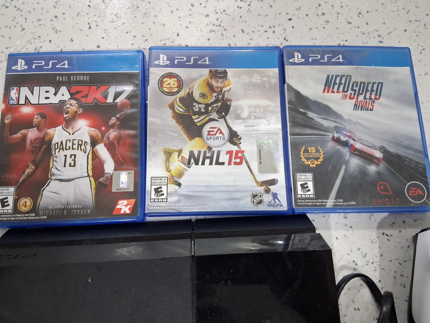 PlayStation 4 Console with 3 Games - photo 4