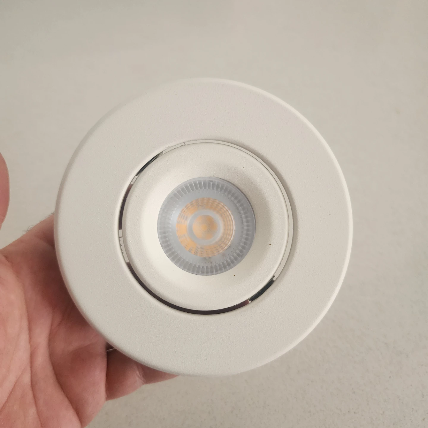 White LED Recessed Pot Light Fixture