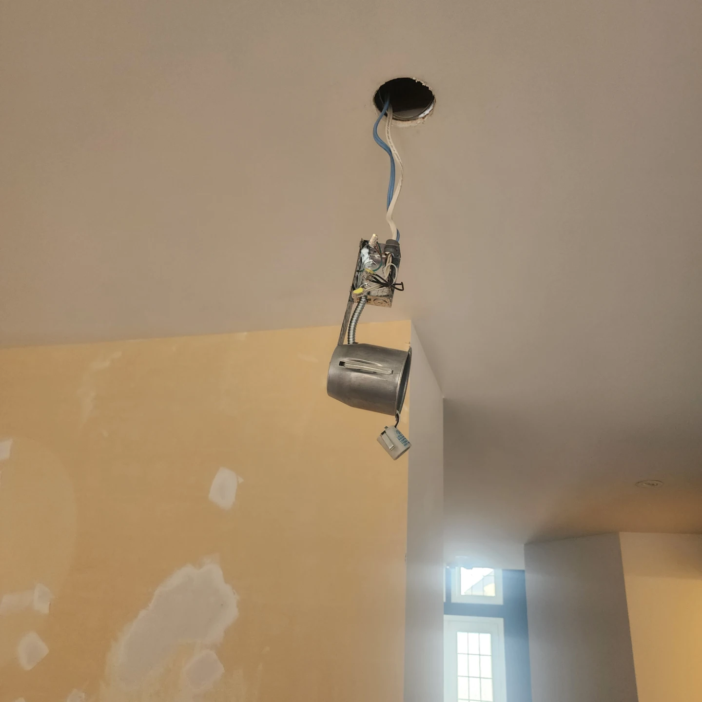 White LED Recessed Pot Light Fixture - photo 2