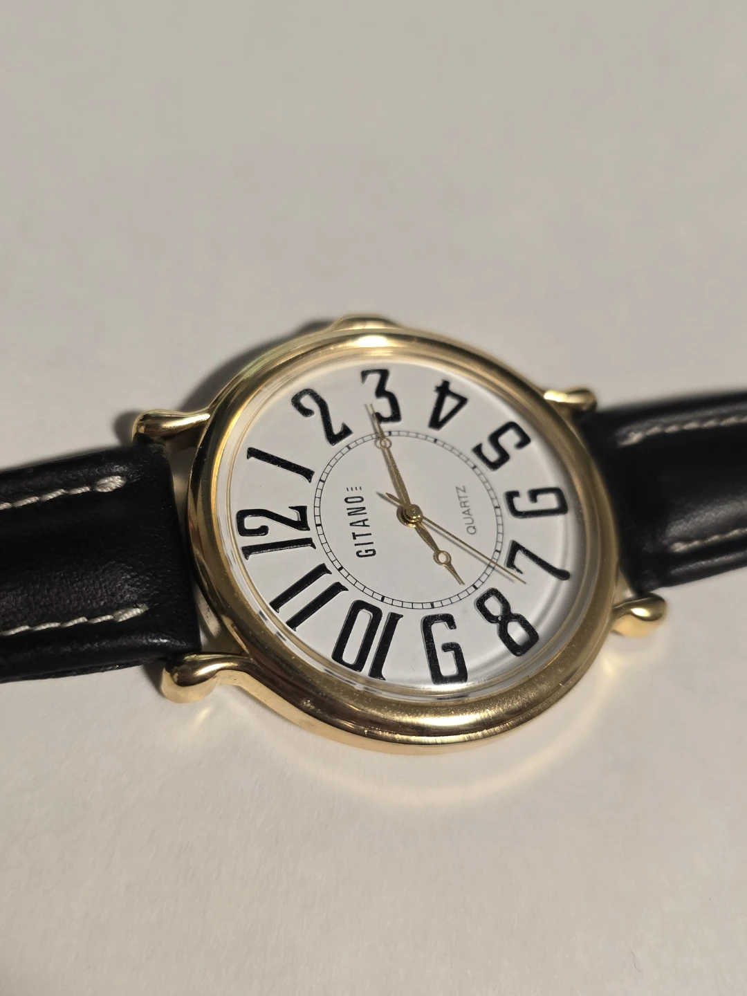 Extremely Large Round Gitano Quartz Watch 4.4cm case diameter - photo 4