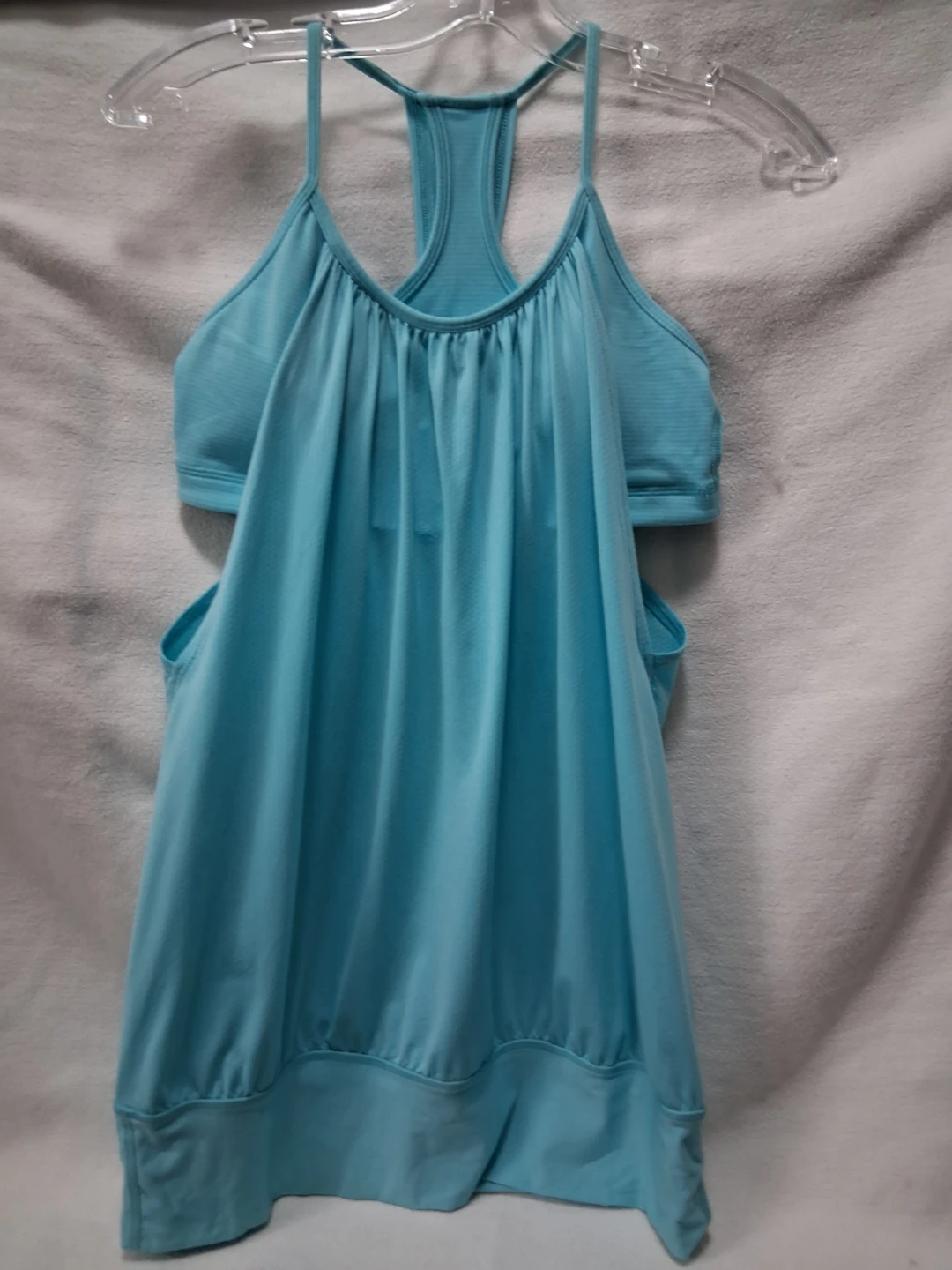 SIXE 8 Lululemon Light Blue Tank Top with Built-in Bra - Size 8 - photo 5