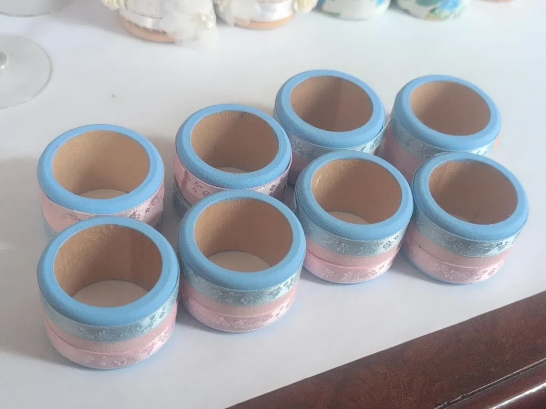 Set of 8 Wooden Napkin Rings