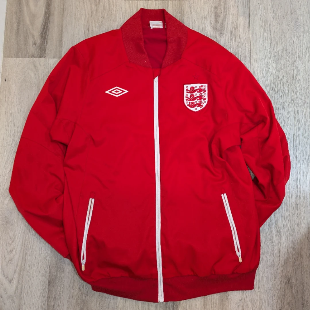 Men's England Umbro 2010- 2012 Away Football Jacket  (size XL)