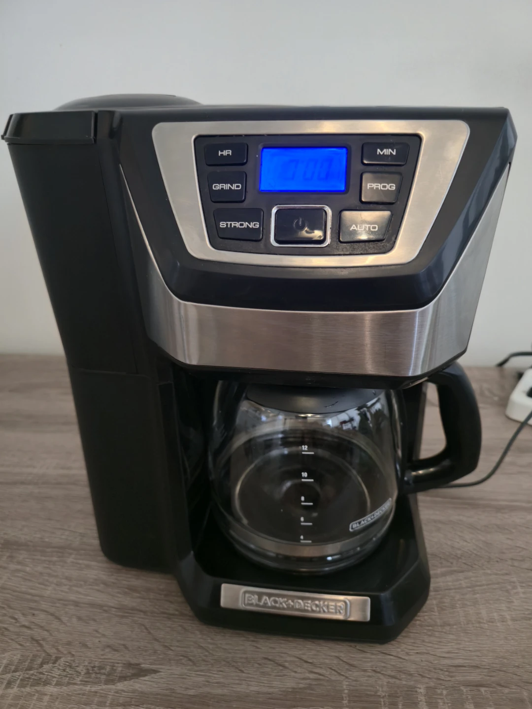 Black + Decker 12-Cup Coffee Maker with grinder - photo 4
