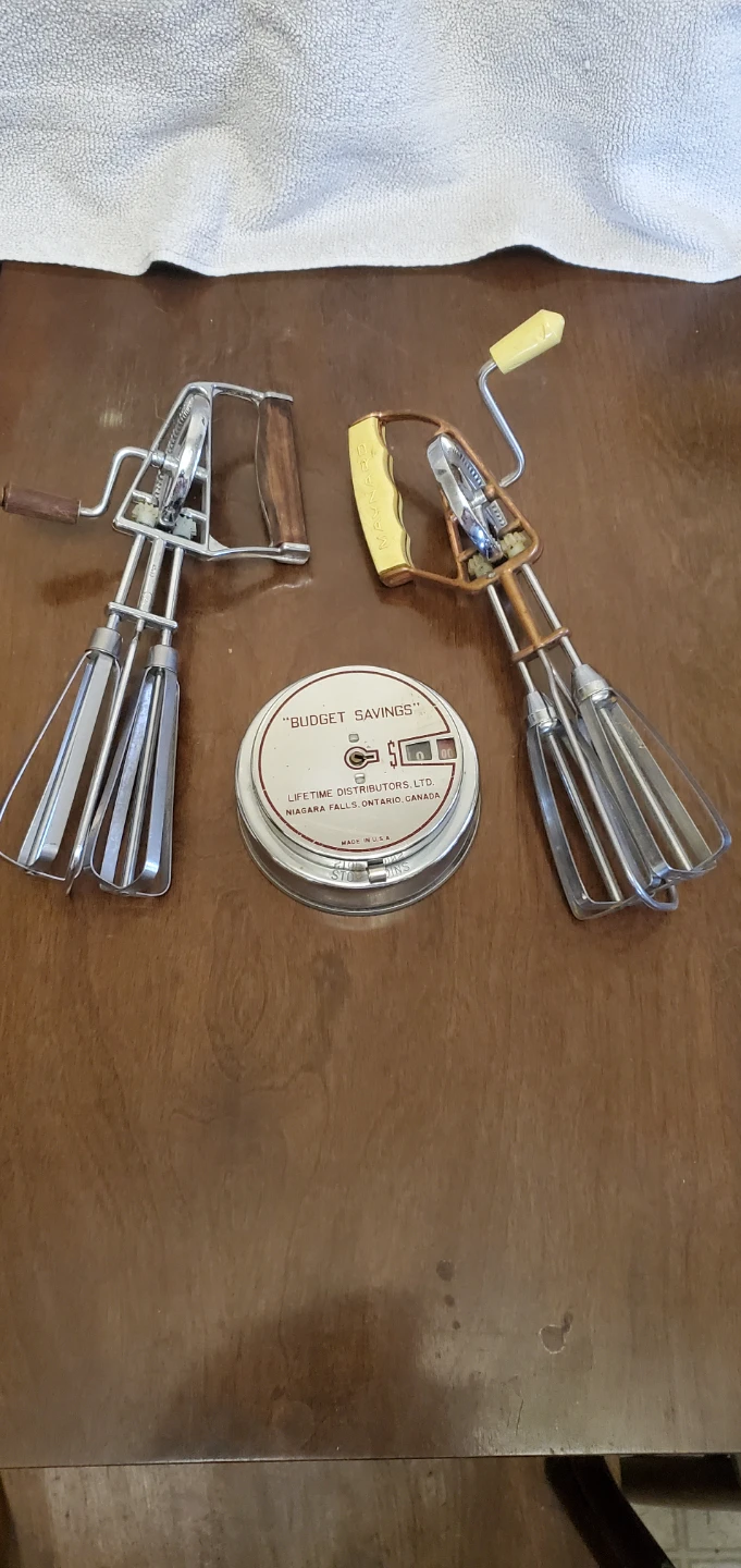 Vintage Hand Crank Egg Beaters and Enamel Wash Basin Set