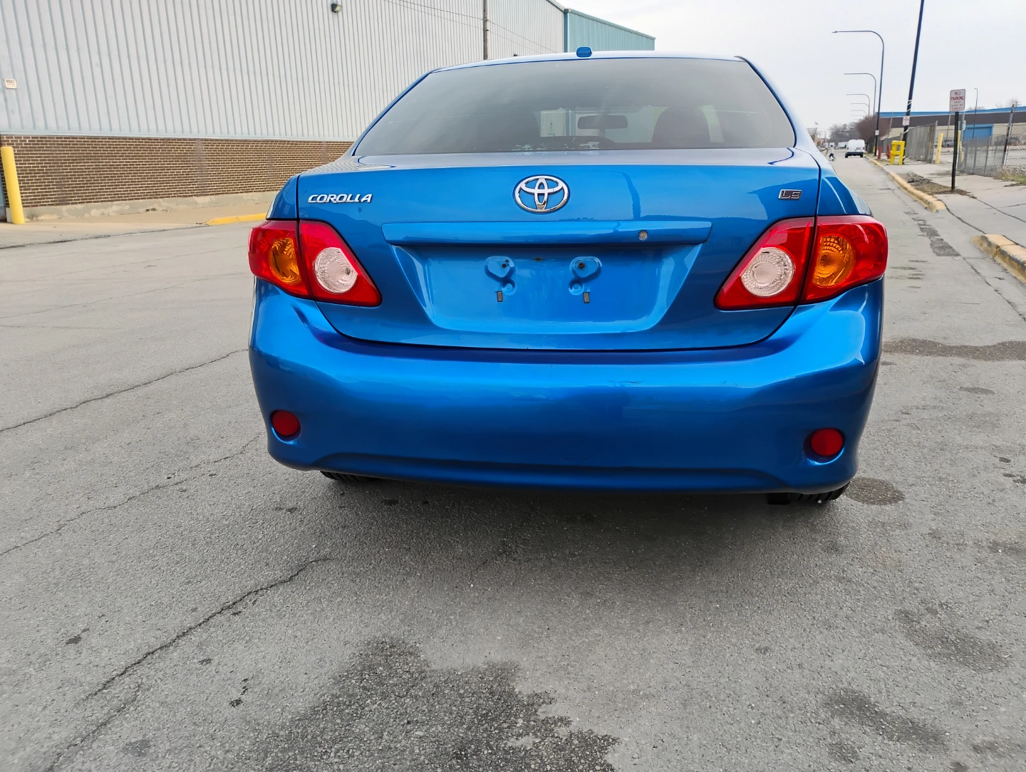 Blue Toyota Corolla LE Sedan - photo 5
