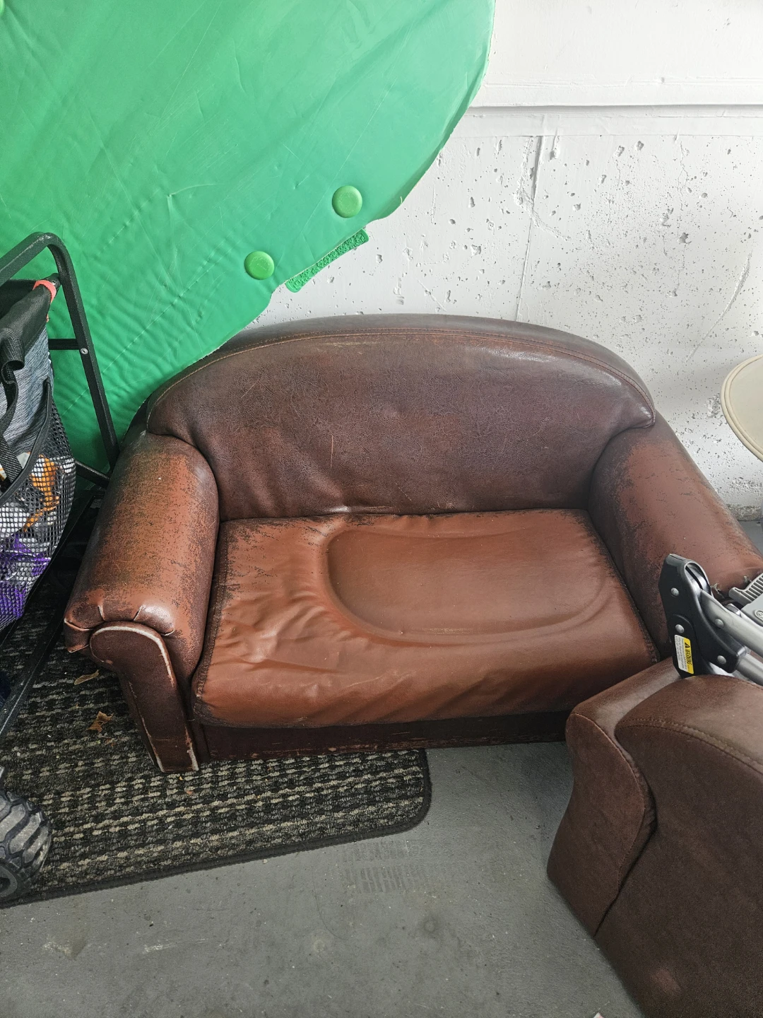 Children's well used  couches - photo 2