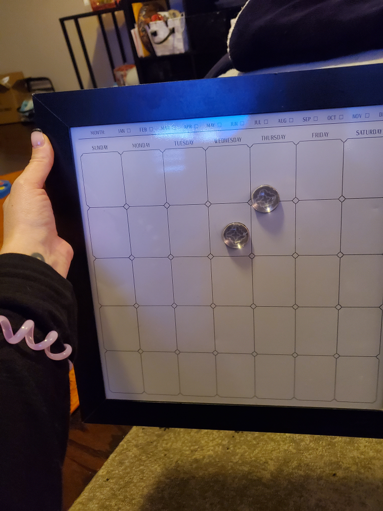 Dry Erase Monthly Calendar Board (also magnetic) 🥕 #freecycle - photo 3