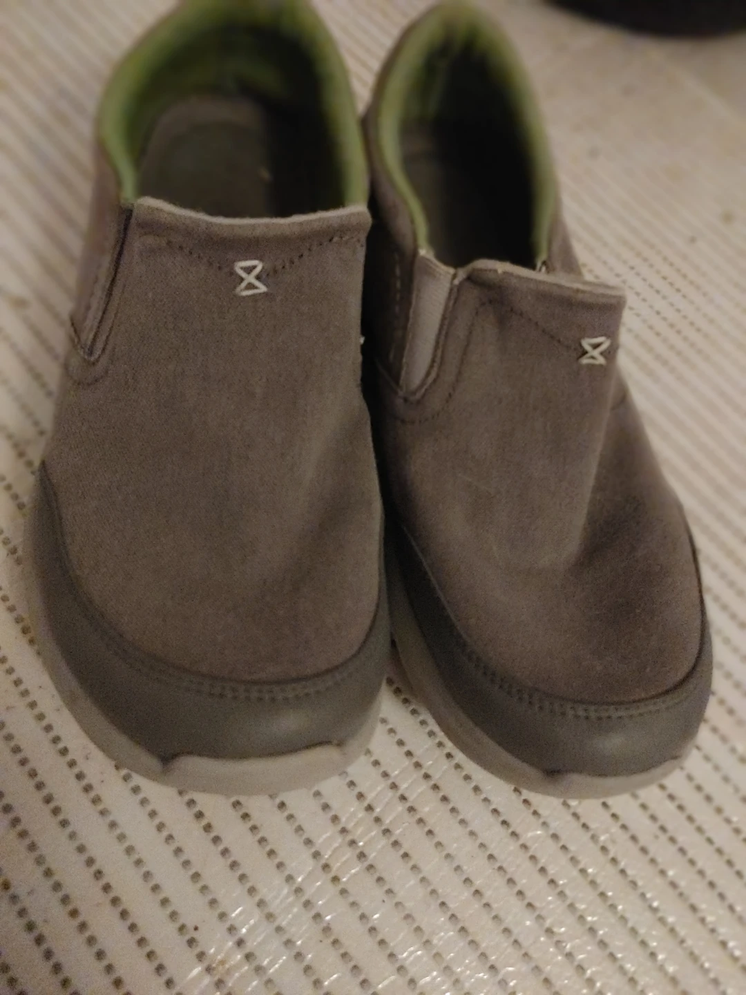 Crocs Slip-On Shoes - mens size 7