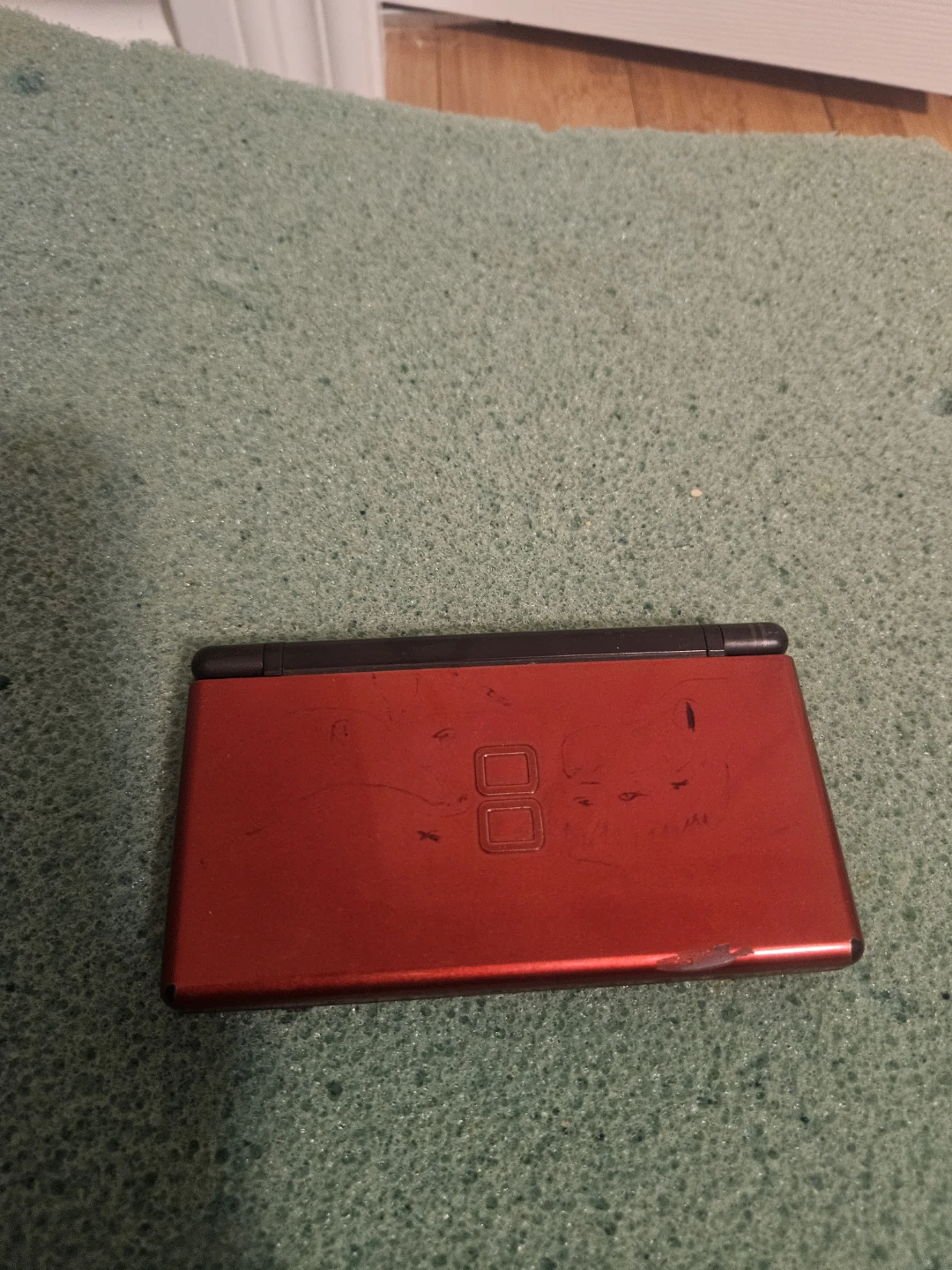 Red Nintendo DS Lite