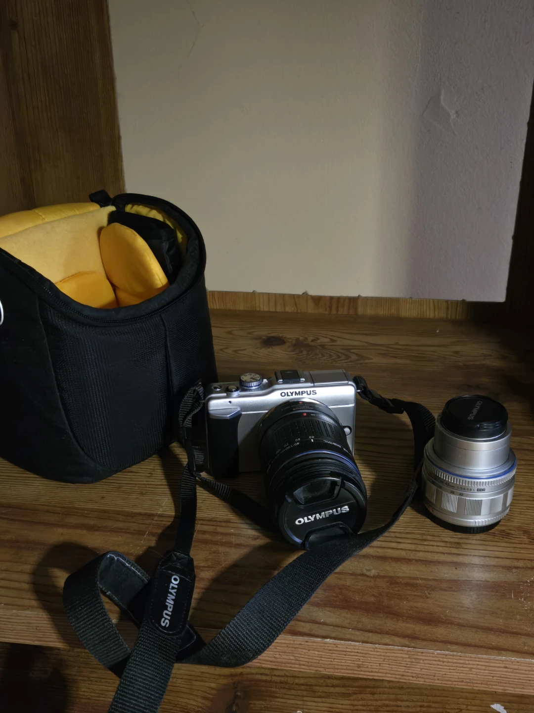 Olympus PEN E-PL1 12.1 mp,  KATA case, 2 stock Olympus lenses