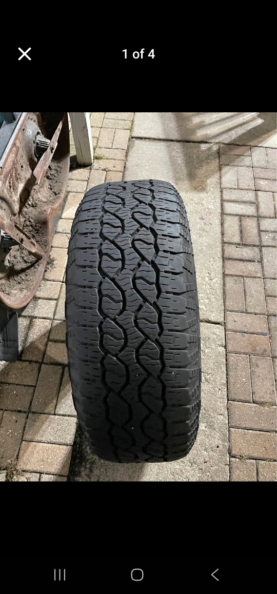 set 275/65R18 Tire