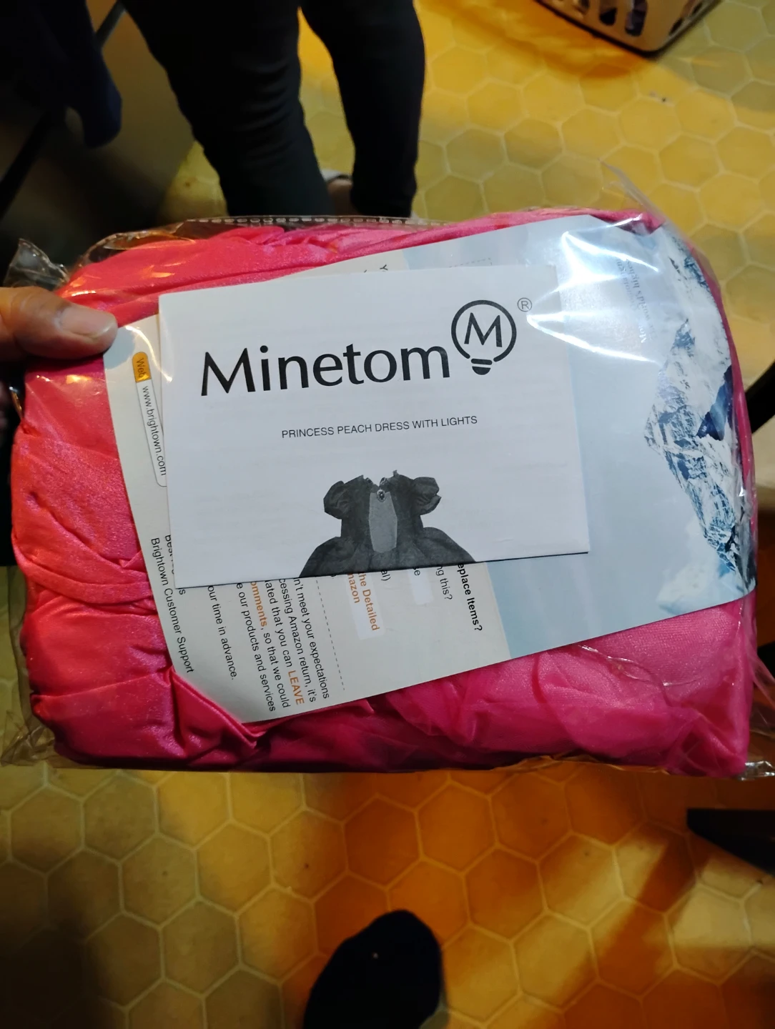Minetom Princess Peach Dress with Lights for 5 or 6 year olds