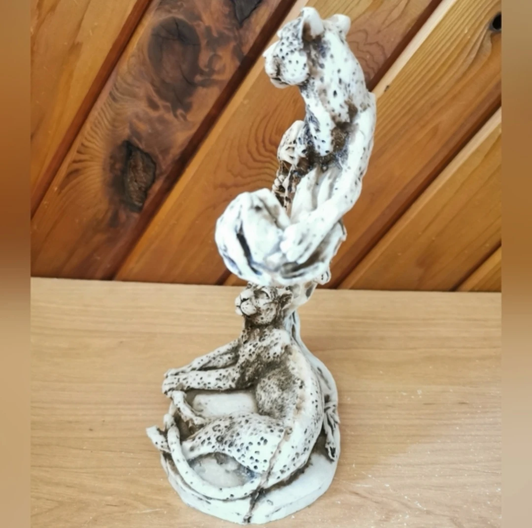 Vintage Cheetah Sculpture on Tree Branch - photo 4