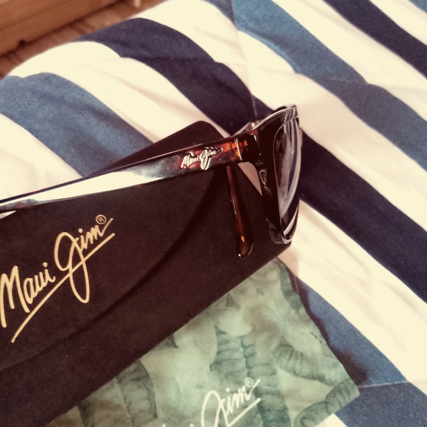 Maui Jim Sunglasses with Case and Cloth - photo 2