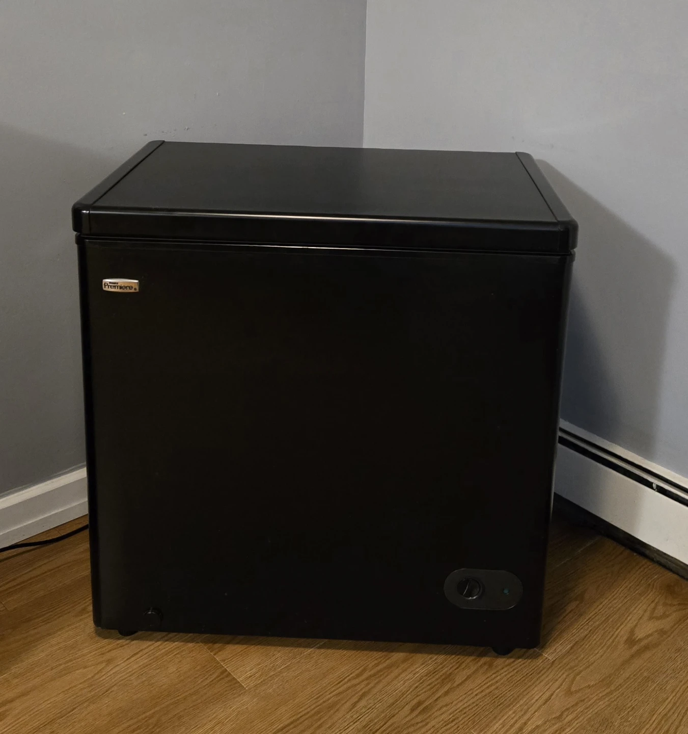 Danby chest freezer Black Great condition