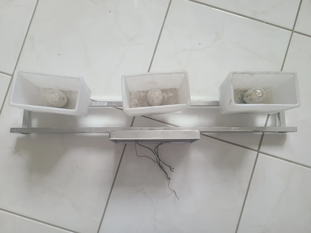 3-Light Vanity Fixture - photo 2