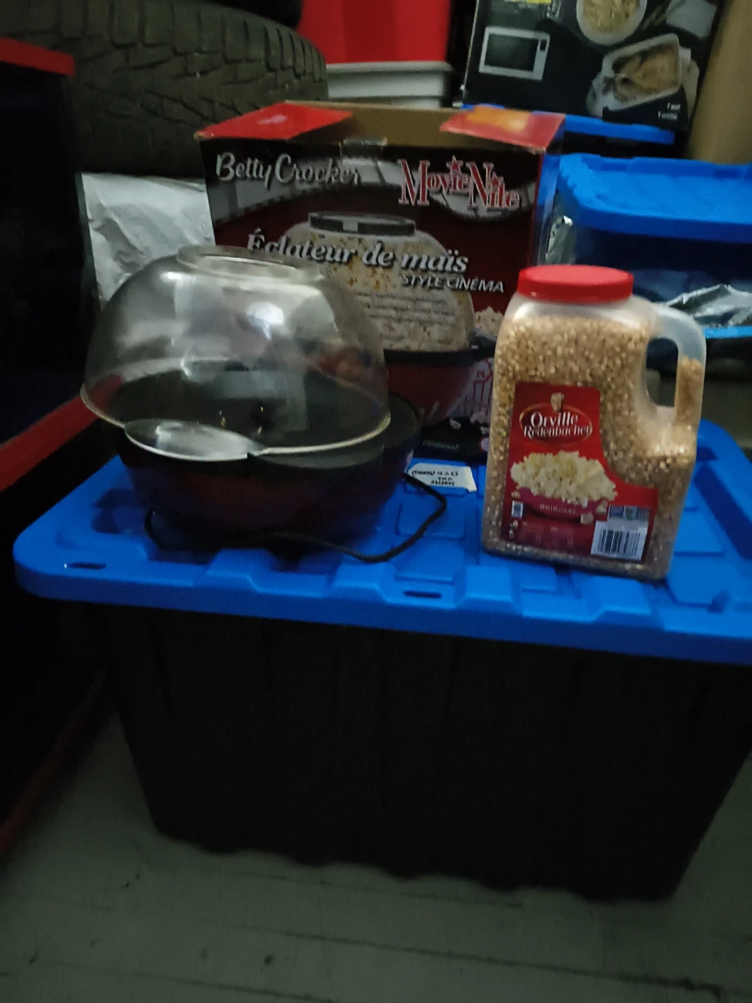 Betty Crocker Movie Nite Popcorn Machine with Popcorn Kernels - photo 2