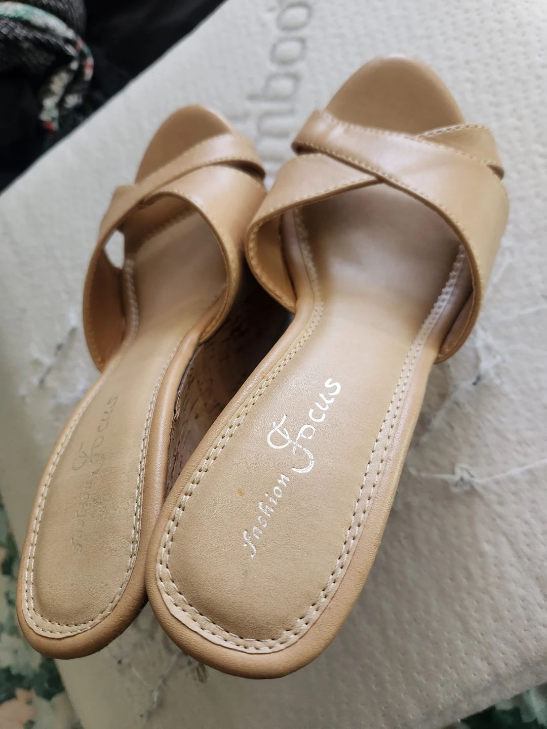 Fashion Focus Women's Wedge Sandals Tan