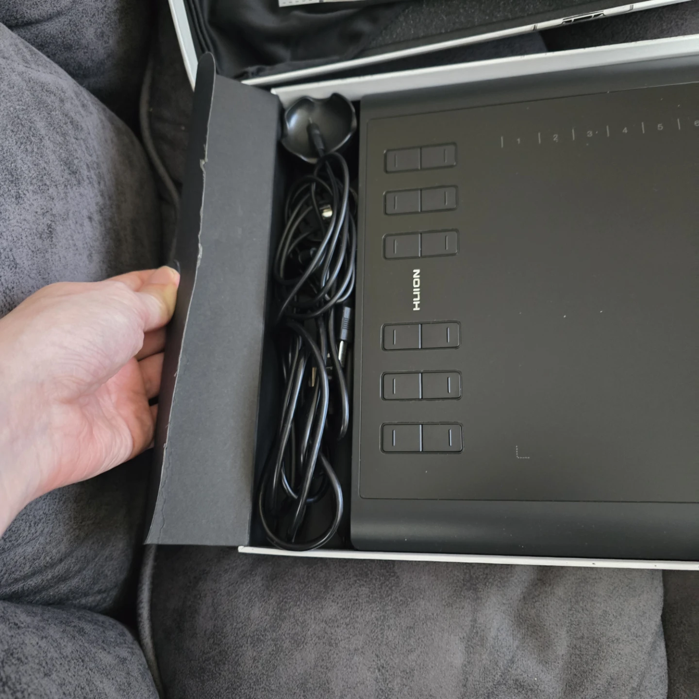 Huion 1060Plus Graphics Drawing Tablet - photo 2