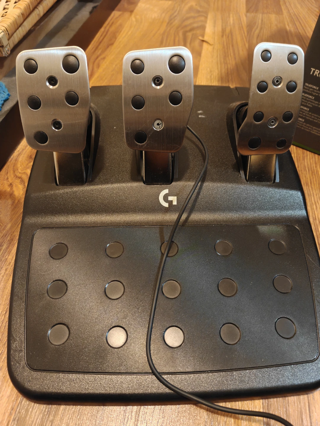 Logitech G923 TRUEFORCE Racing Wheel and Pedals - photo 3