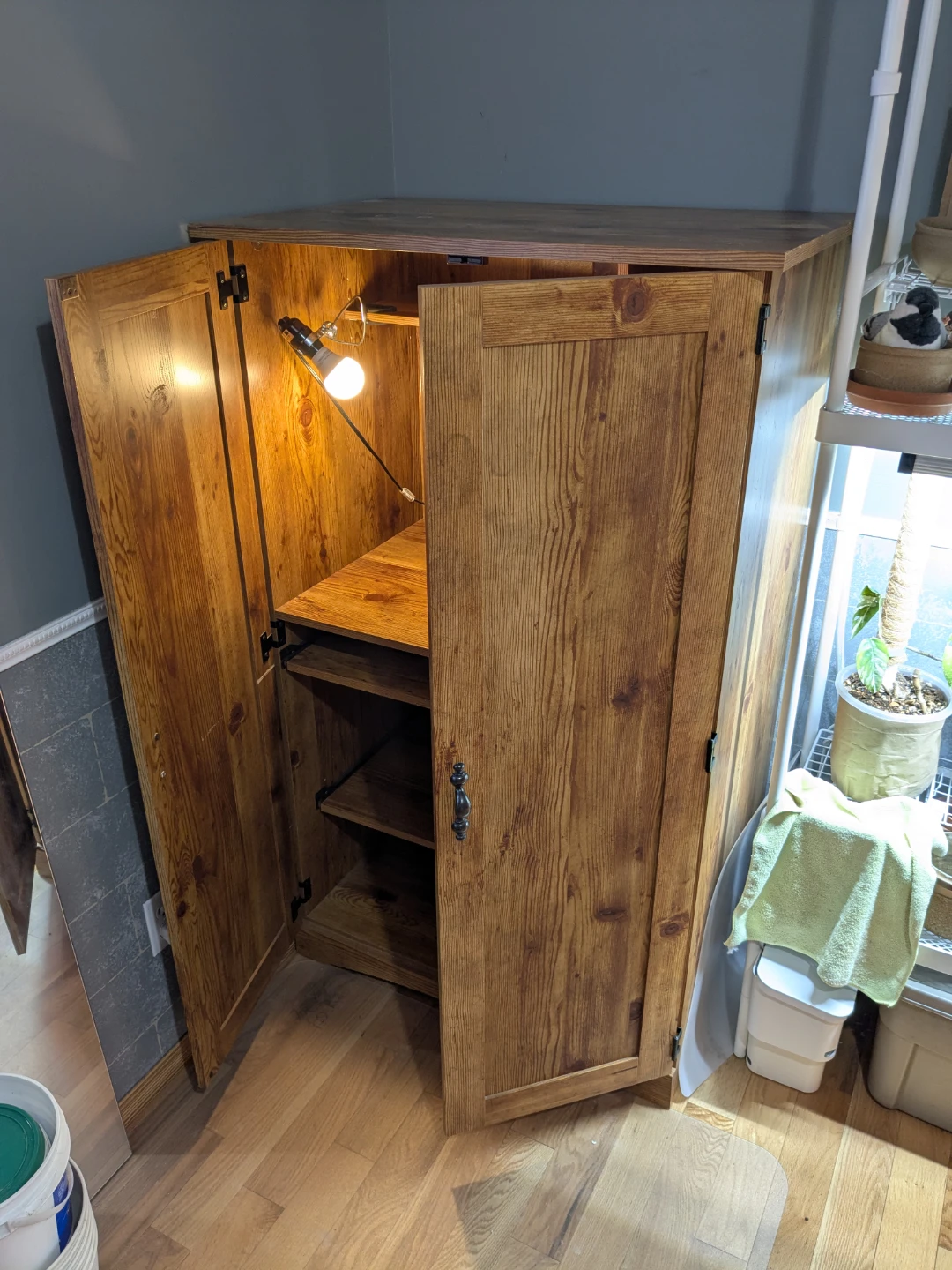 Computer desk armoire - photo 2